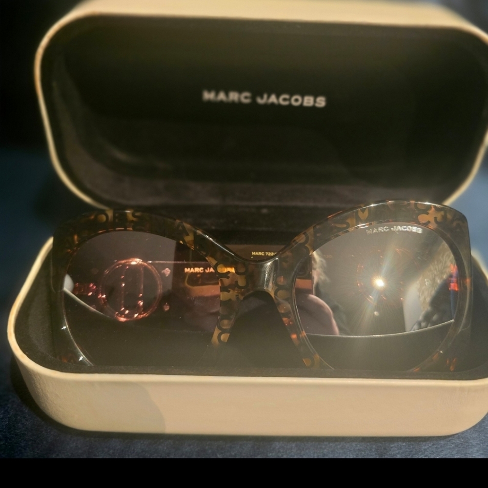 Marc Jacobs Women's Brown Patterned Sunglasses NWT - image 3